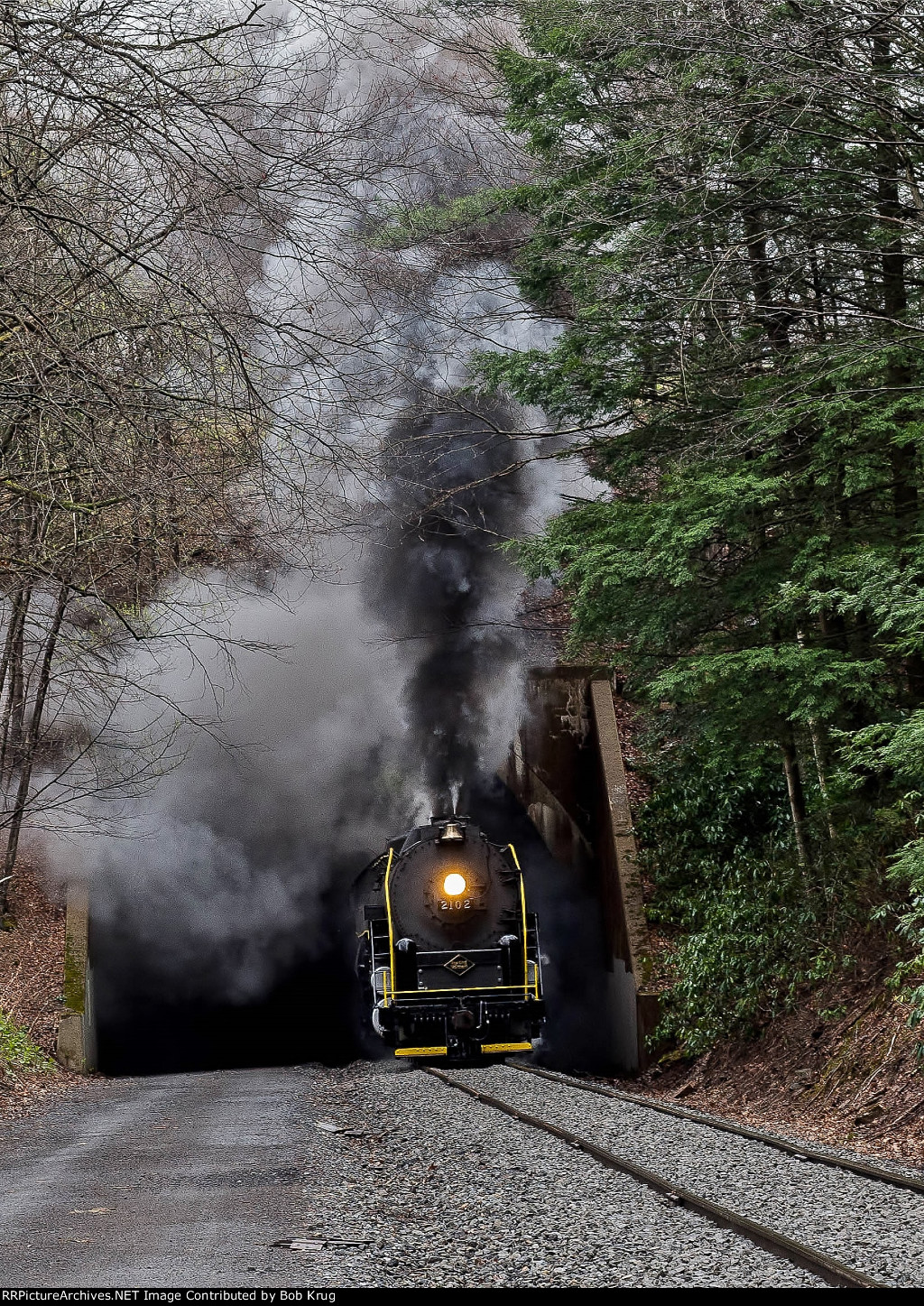 RBMN 2102 exits the Nesquehoning "Tunnel"